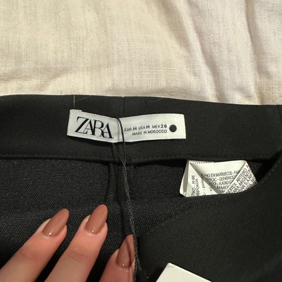 Black Zara Skirt new with tags - Picture 2 of 3